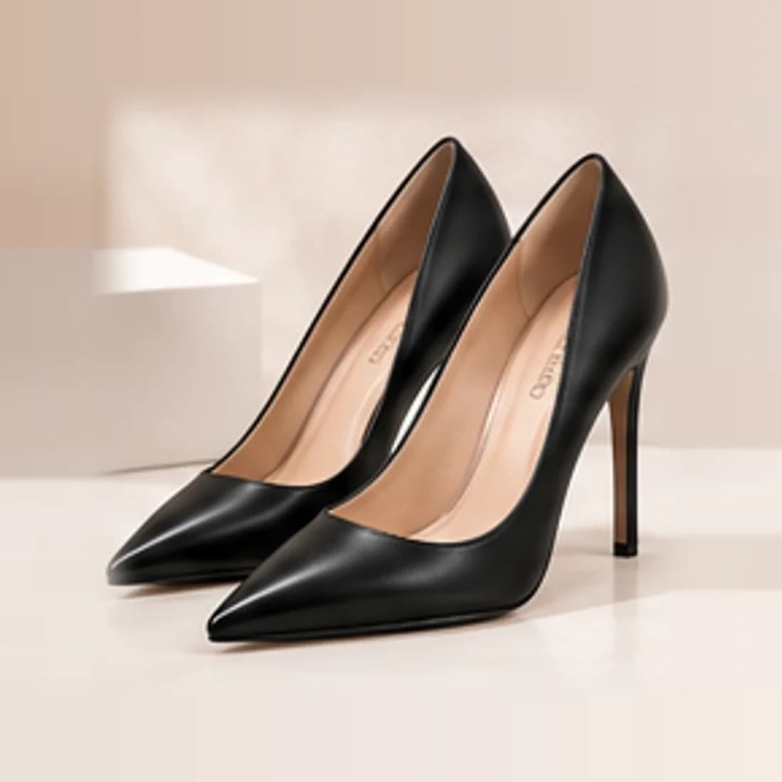 Aurelia Pointed Pump