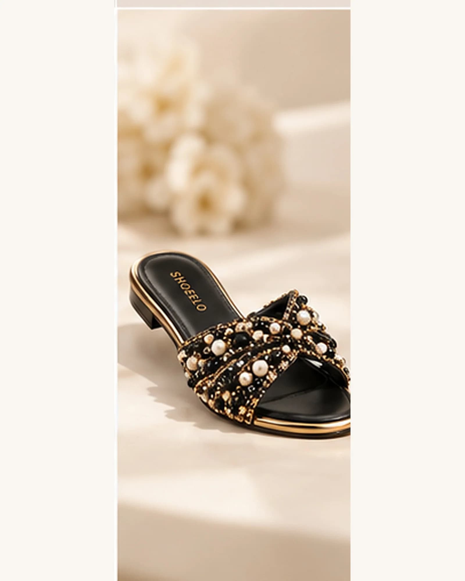 Mehr Embellished Chappal in Noir