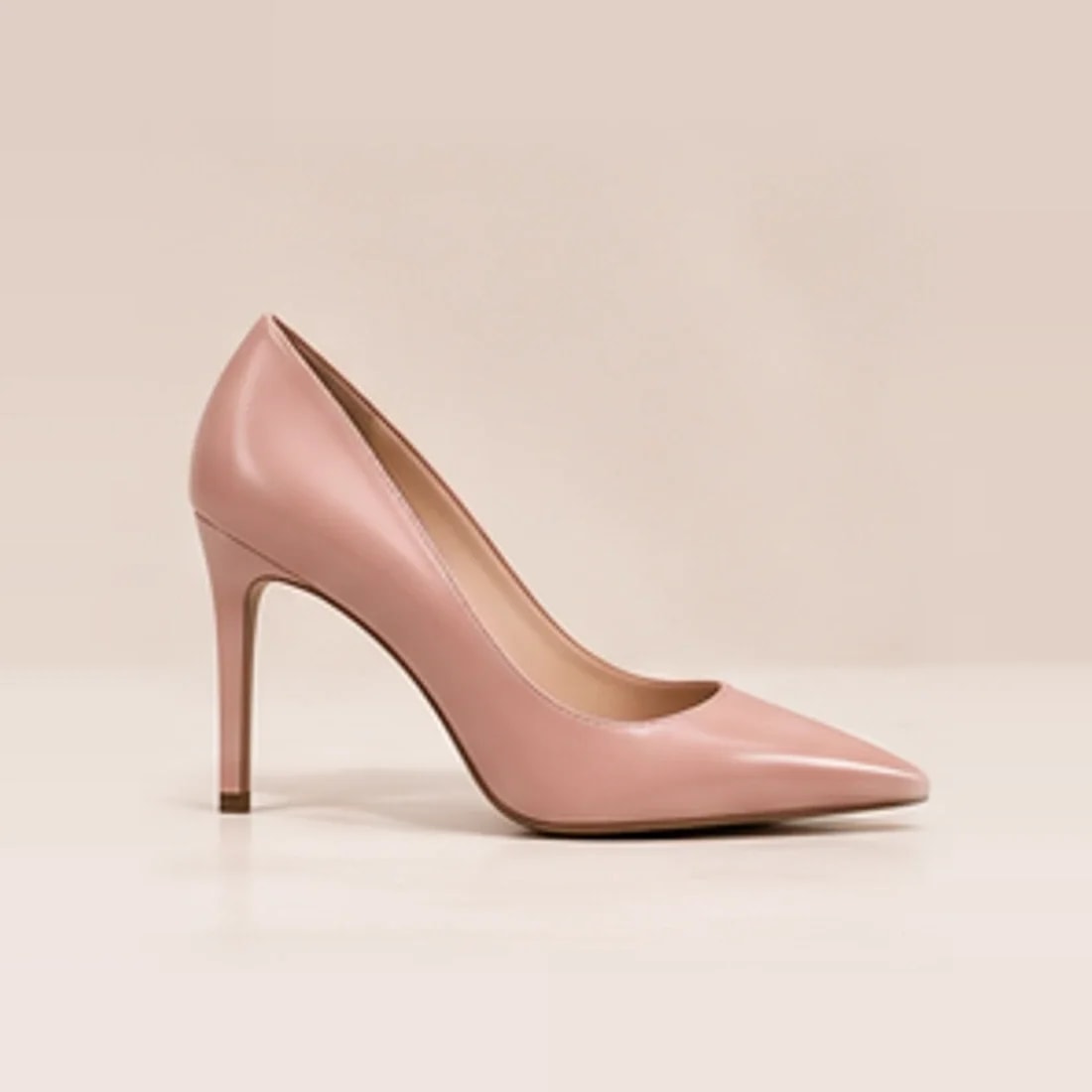 Aurelia Pointed Pump, from the side