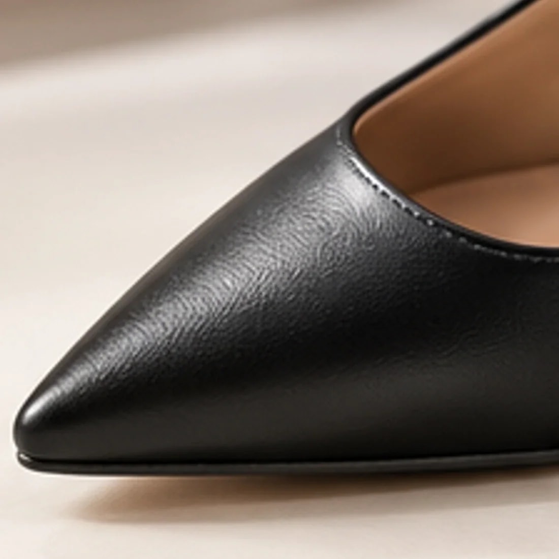 Aurelia Pointed Pump — close detail