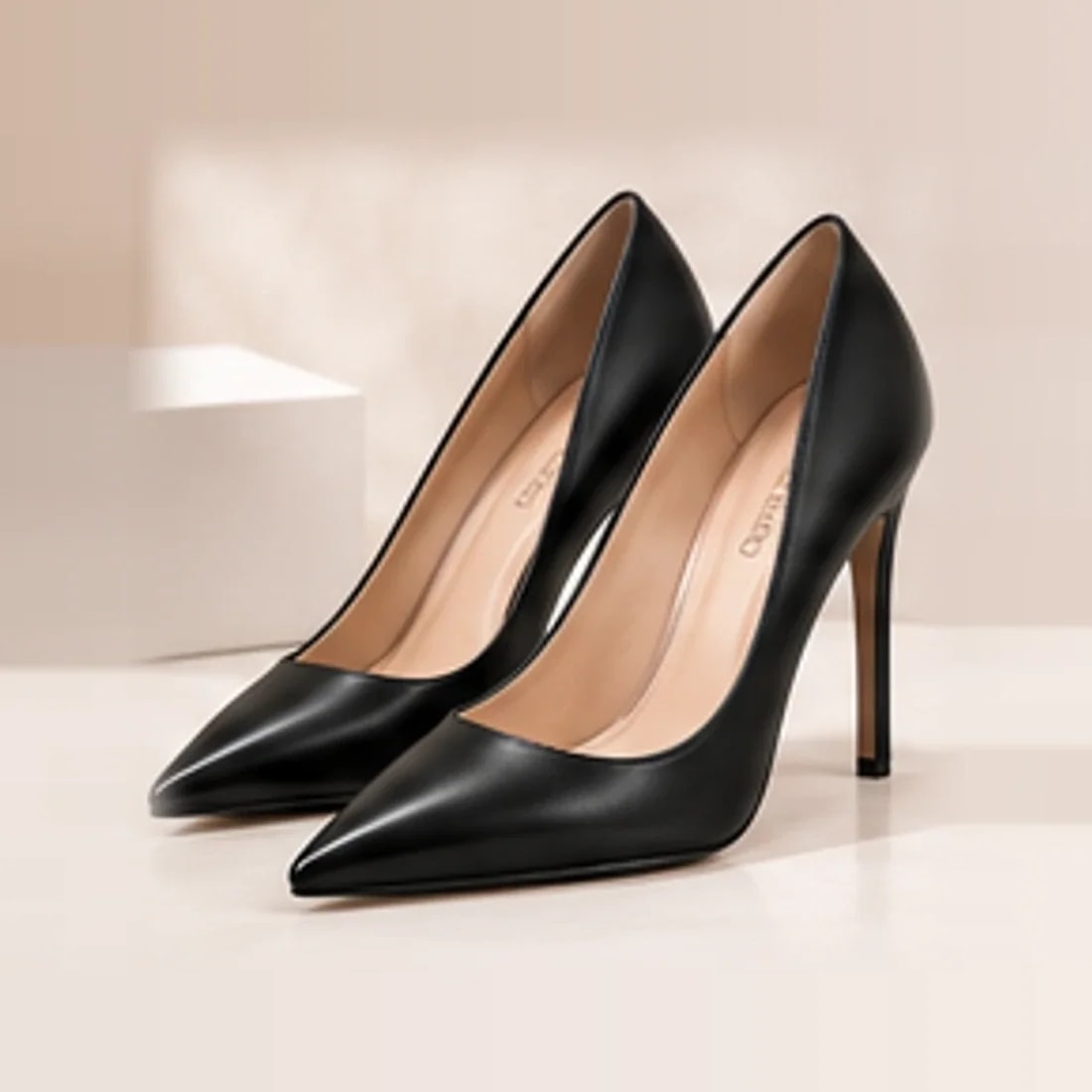 Aurelia Pointed Pump