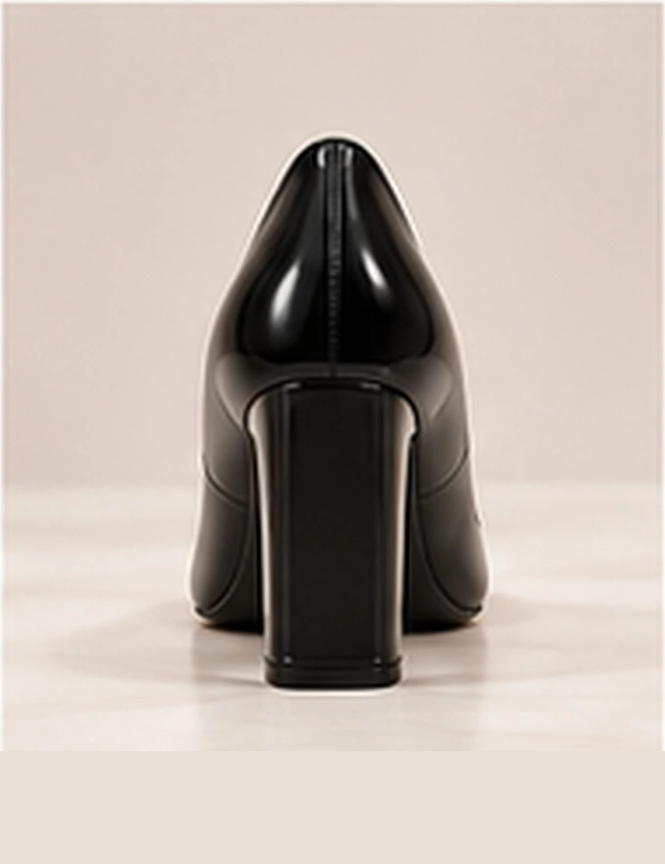 Valencia Block-Heel Pump in Noir, from behind